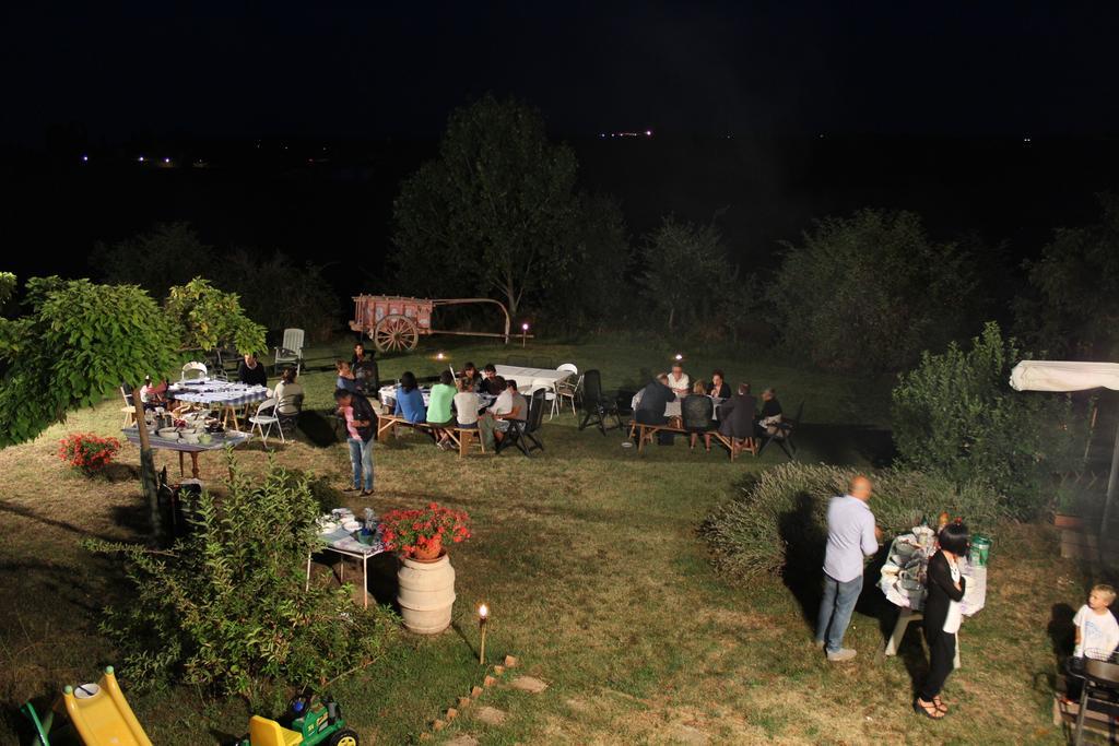 Agriturismo Santa Maria Торріта-ді-Сьєна Екстер'єр фото